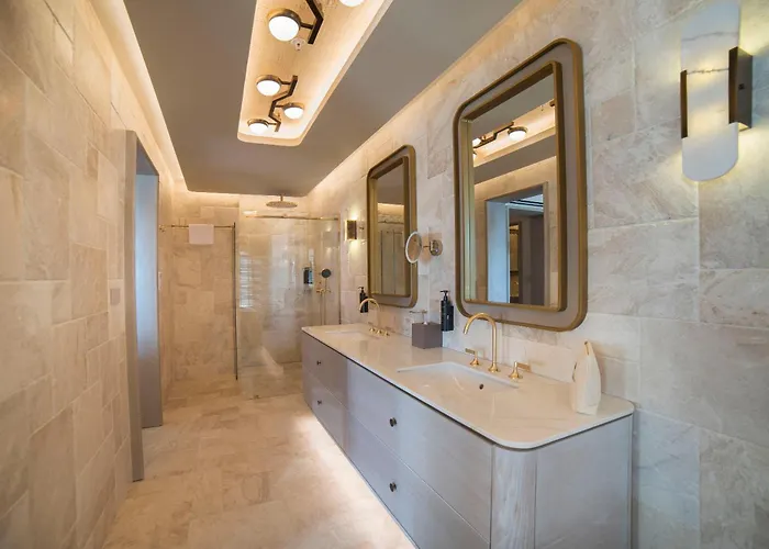 Cunda Callisto & Adult Only 14